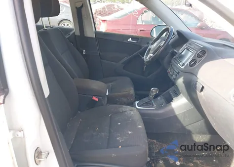 2017 Volkswagen Tiguan S/Limited z USA, uszkodzony, nr VIN WVGBV7AX0HK054599